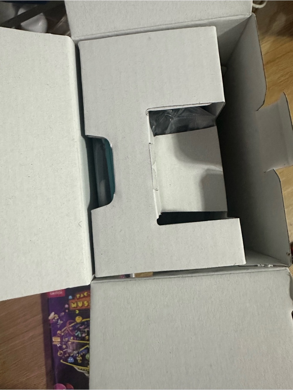 CLOSET  CLOSING BNIB Nintendo Switch LITE (Turquoise) with Pac-Man Museum+ Game - Picture 2 of 6